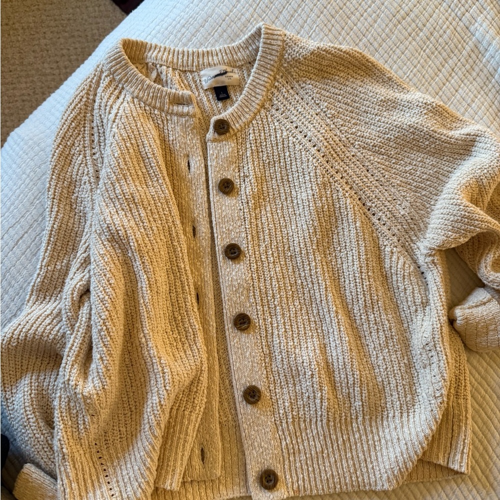 Universal Thread Cream Button-Up Cardigan